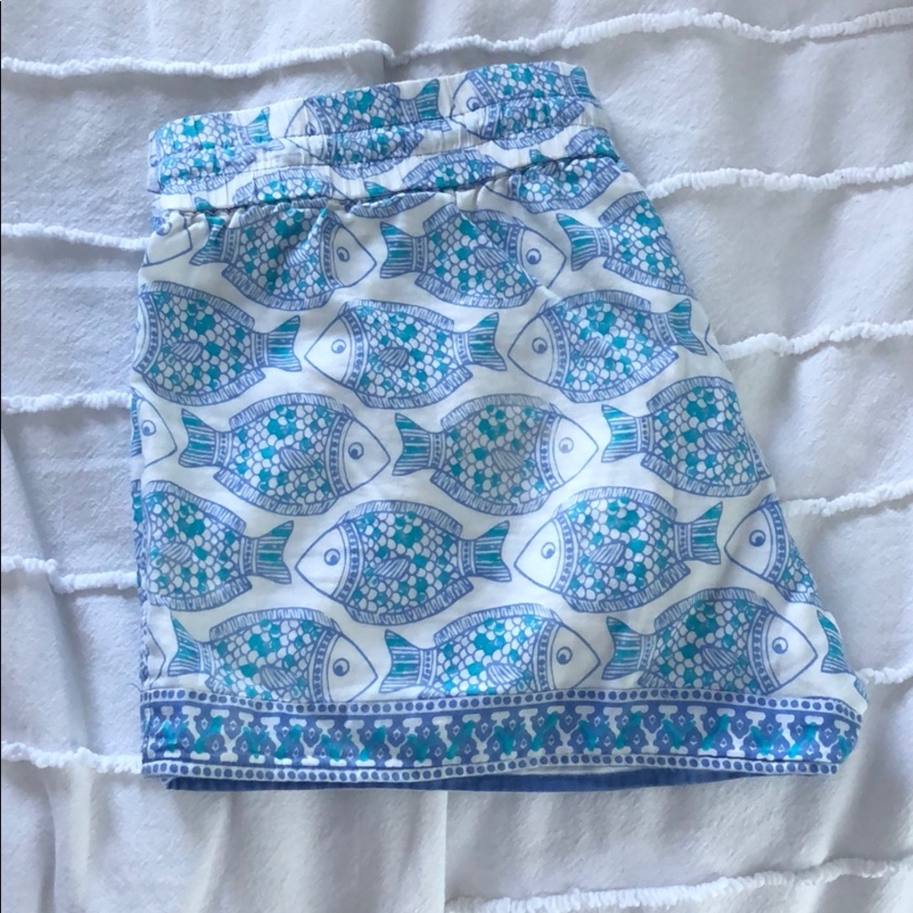Vineyard vines fish shorts